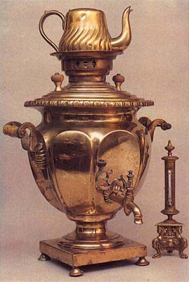 Vase-shaped samovar with ovals. Late 19th cent.
